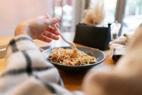 鼎合网配资 吃饭时这一个小改变，竟能延缓衰老、调节血糖、血脂！真的超简单