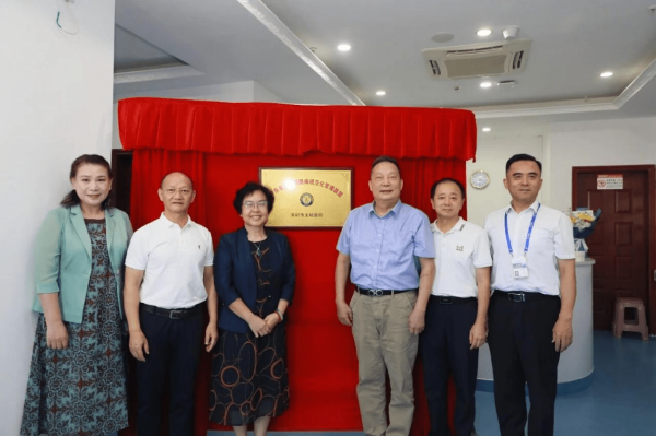 牛客栈策略 携手攻坚疑难眼病 龙城医院正式加入广东省甲状腺眼病联盟